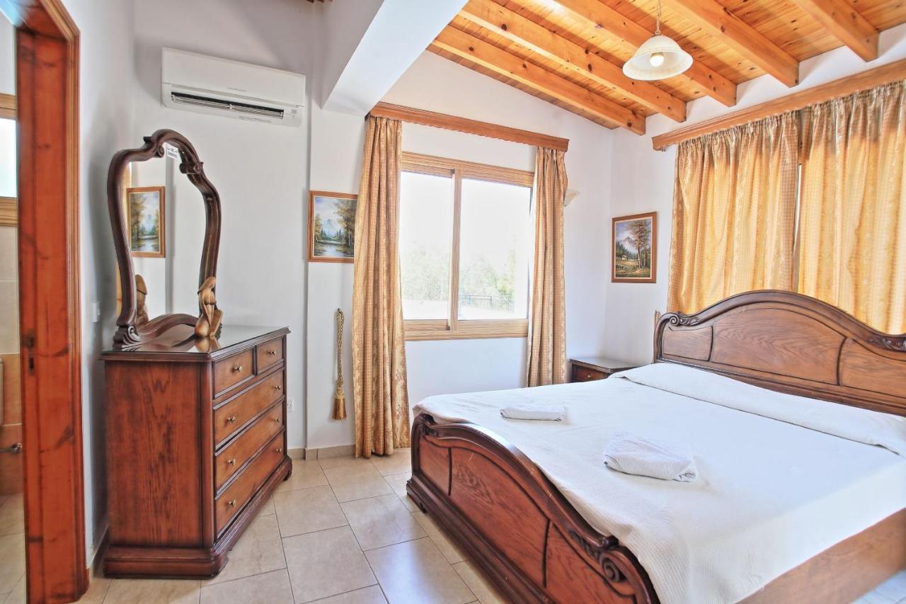 Marilena Sunset Villa 2 Agia Marina  Exterior photo